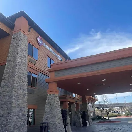 Best Western Plus Kc Speedway Inn & Suites